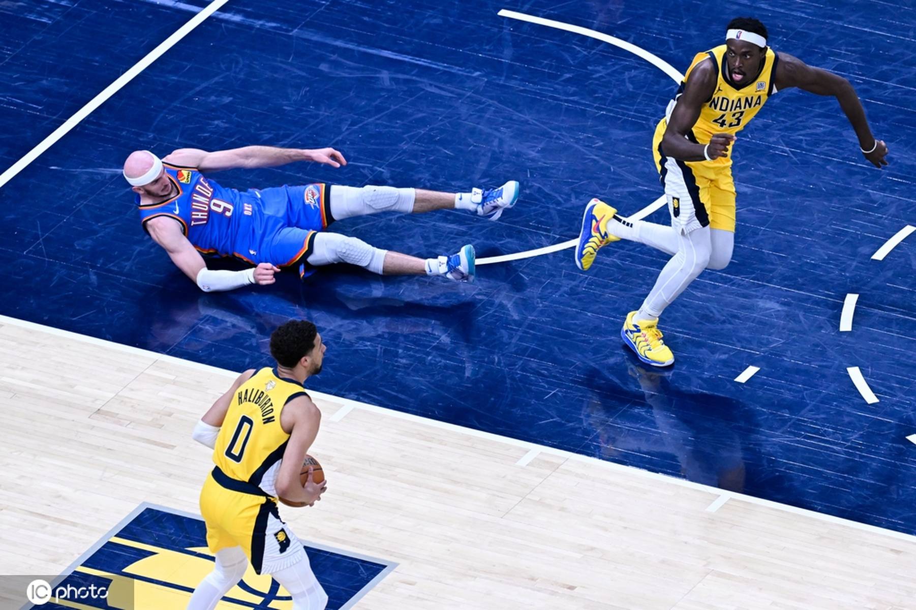 爱游戏电竞入口-关于西班牙队引发争议！，西亚卡姆官方宣布出色防守新规全场沸腾不已的信息