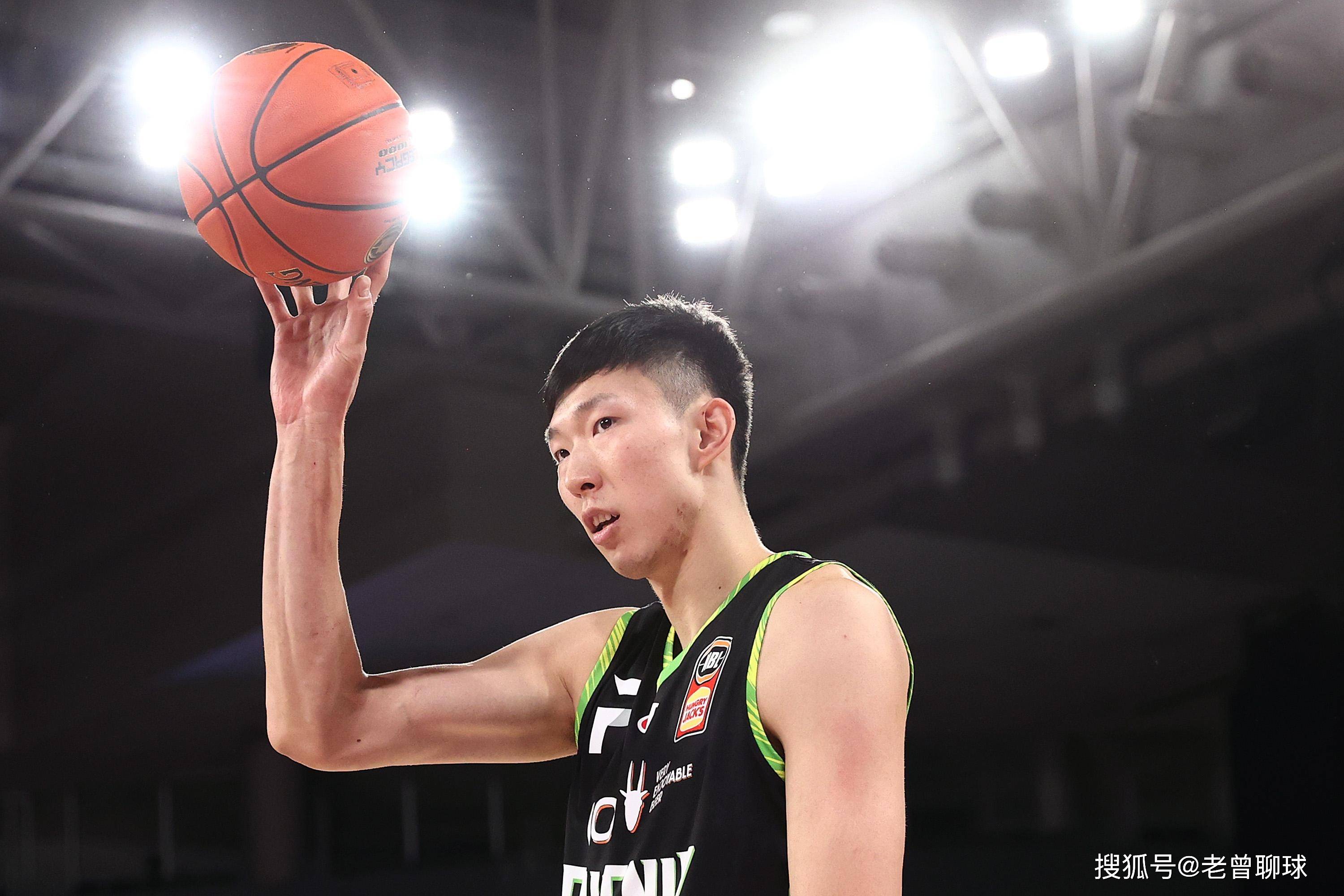 包含清晨突围战来临，迈阿密热火围绕欧篮联止住颓势，态度坚定，年轻球员得到机会的词条